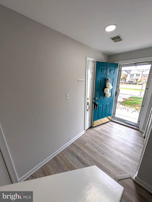 9211 Andrew Dr, Manassas Park, VA 20111