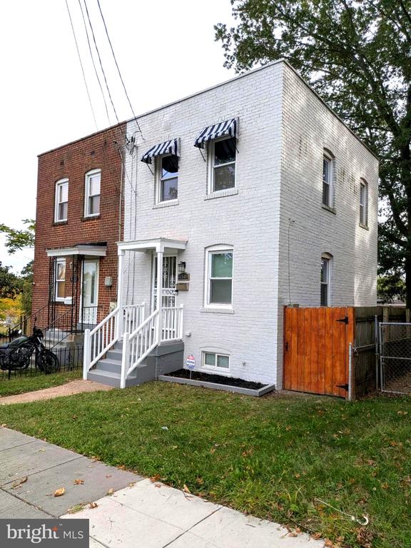 4549 Eads NE, Washington, DC 20019
