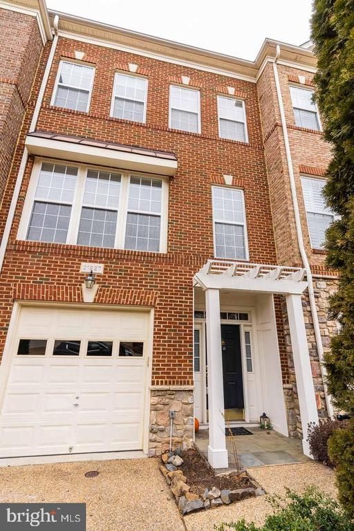 21927 Windy Oaks Sq, Broadlands, VA 20148