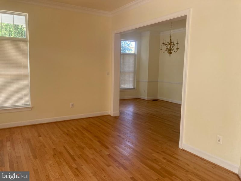 306 Game Creek Dr, Rockville, MD 20850