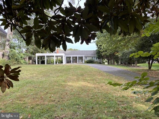 3183 Woodland Ln, Alexandria, VA 22309