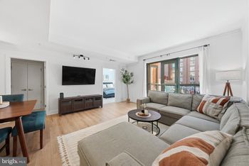 910 M St NW #329, Washington, DC 20001