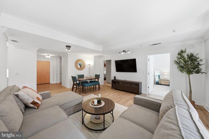 910 M St NW #329, Washington, DC 20001