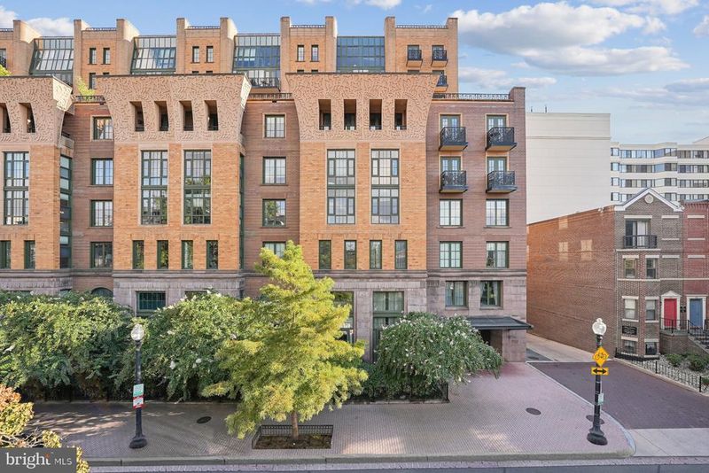 910 M St NW #329, Washington, DC 20001