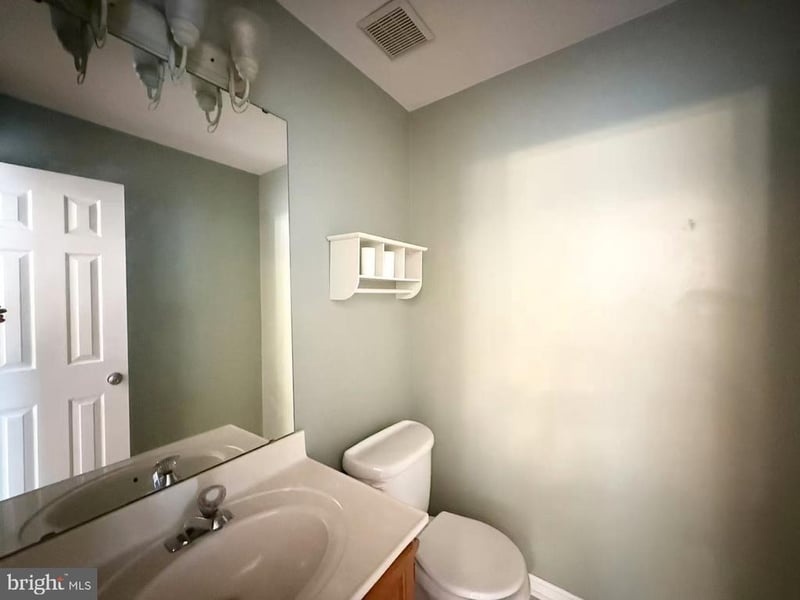 8630 Sanderling Dr, Manassas, VA 20110