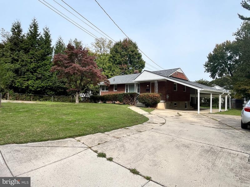 718 Maple Ave, Rockville, MD 20850
