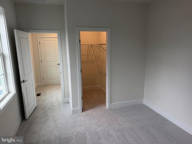 9659 Grant Ave, Manassas, VA 20110