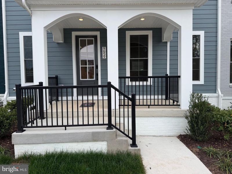 9659 Grant Ave, Manassas, VA 20110