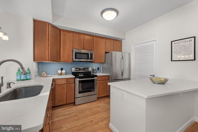 400 Massachusetts Ave NW #1012, Washington, DC 20001