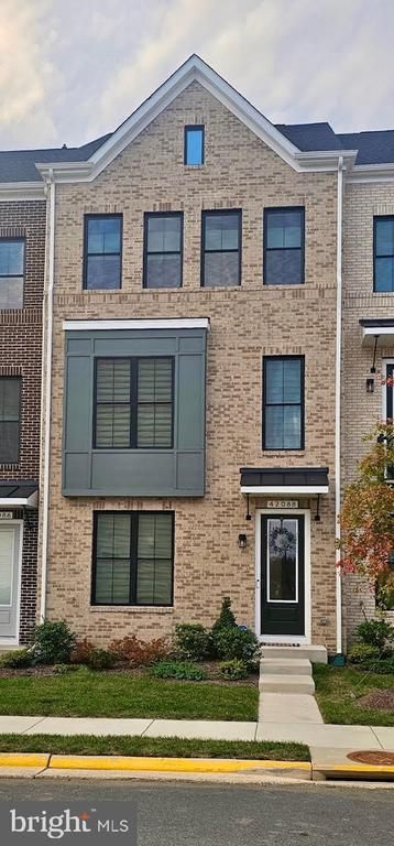 42088 Picasso Sq, Brambleton, VA 20148