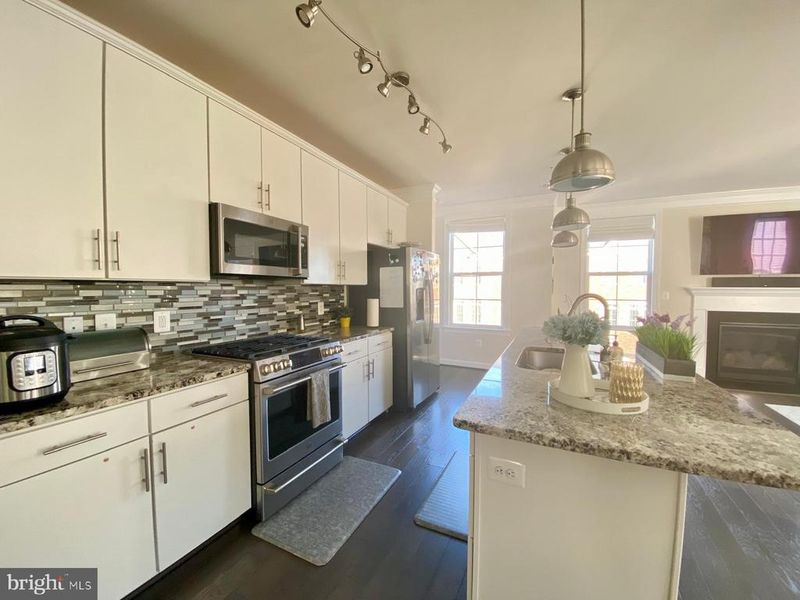 13740 Endeavour Dr #308, Herndon, VA 20171