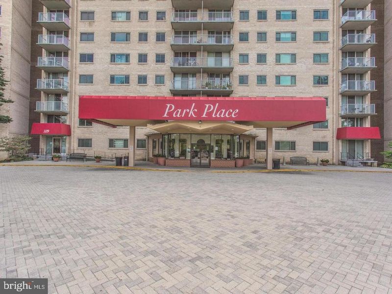 2500 N Van Dorn St #316, Alexandria, VA 22302