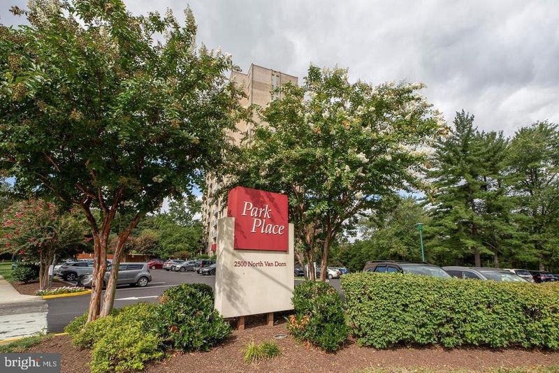 2500 N Van Dorn St #316, Alexandria, VA 22302