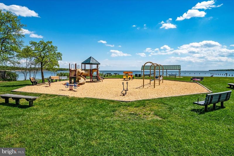 130 Great Lake Dr, Annapolis, MD 21403
