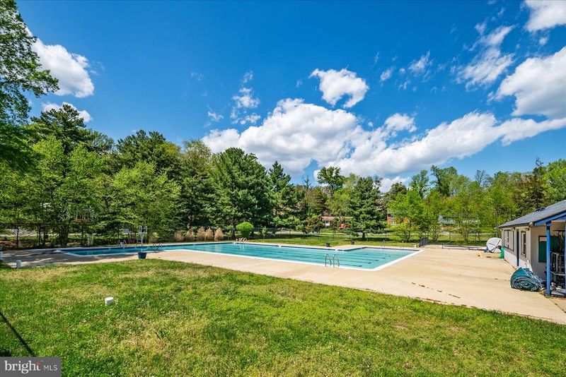 130 Great Lake Dr, Annapolis, MD 21403