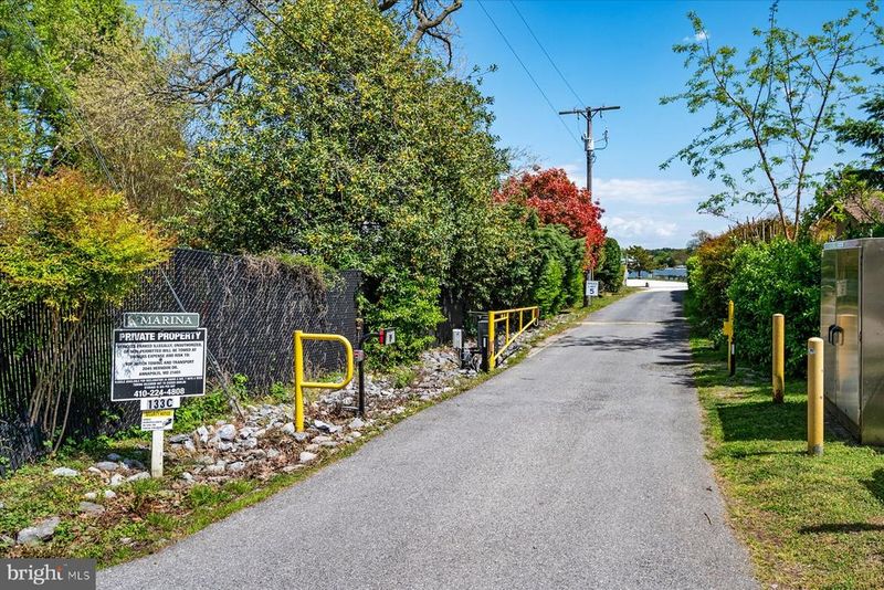 130 Great Lake Dr, Annapolis, MD 21403