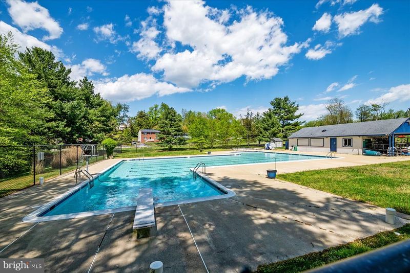 130 Great Lake Dr, Annapolis, MD 21403