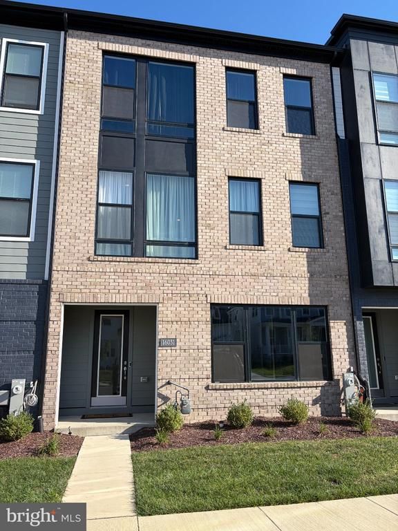 16031 Hyde Park Pl, Bowie, MD 20716