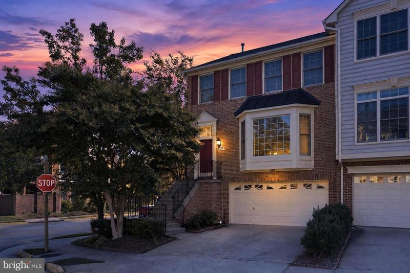 6251 Harbin Dr, Alexandria, VA 22310