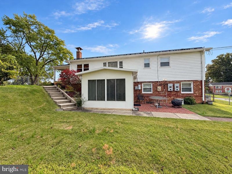 9815 Jacqueline Dr, Fort Washington, MD 20744