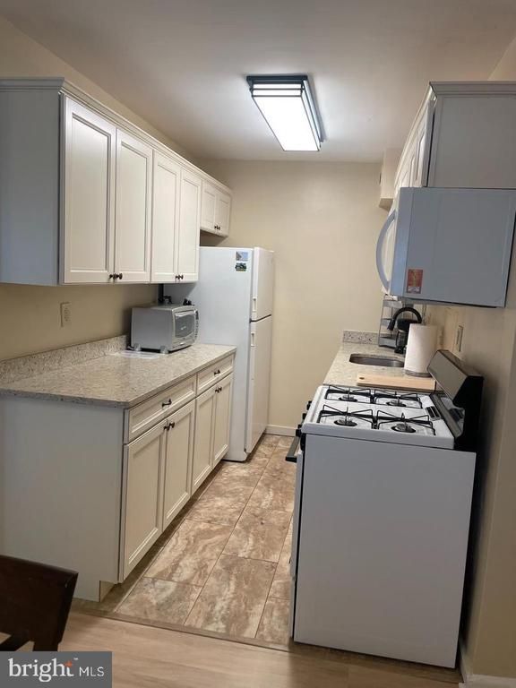 1200 S Arlington Ridge Rd #315, Arlington, VA 22202