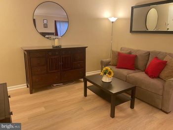 1200 S Arlington Ridge Rd #315, Arlington, VA 22202