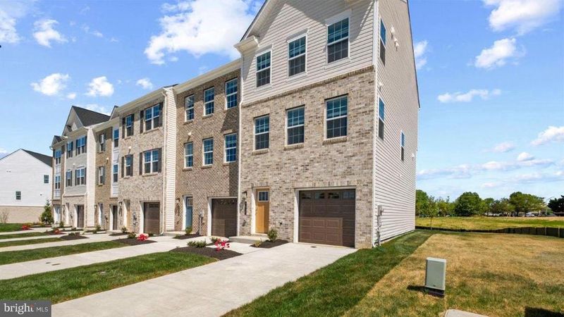 7602 Daybreak Dr, Brandywine, MD 20613