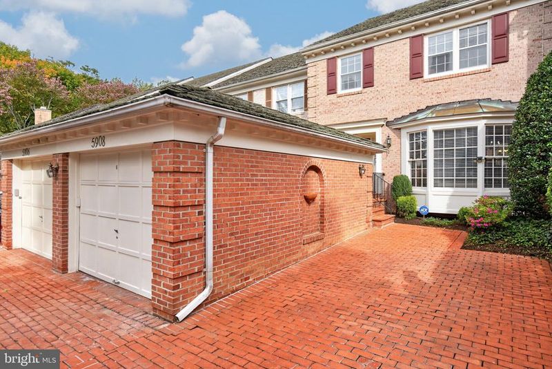5908 Maplewood Park Pl, Bethesda, MD 20814