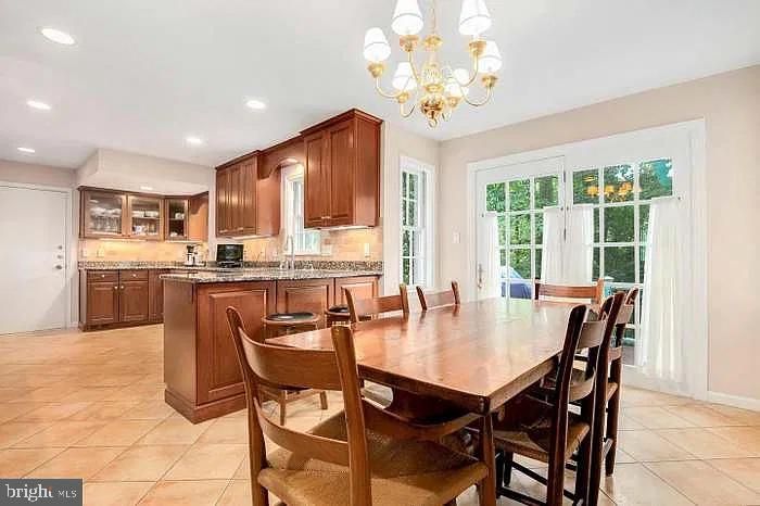 1509 Snughill Ct, Vienna, VA 22182