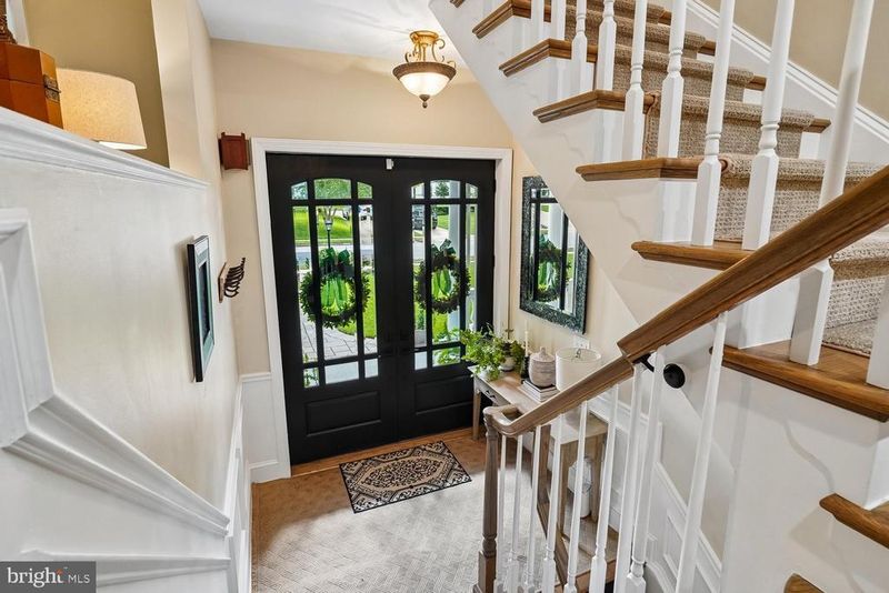 1010 Emerald Dr, Alexandria, VA 22308