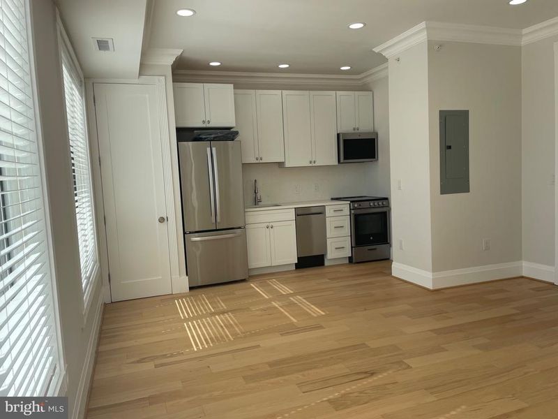 712 E SE #3E, Washington, DC 20003