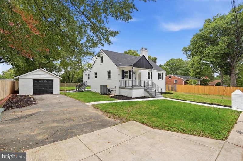 4201 Skyline Dr, Suitland, MD 20746