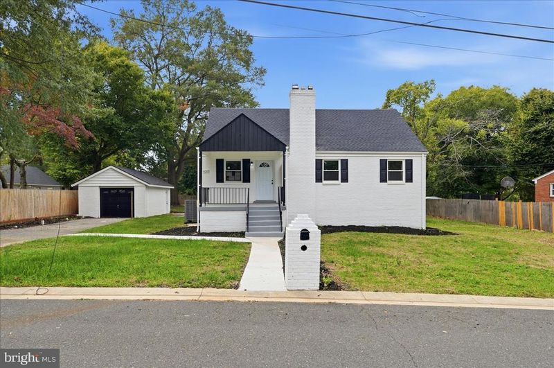 4201 Skyline Dr, Suitland, MD 20746