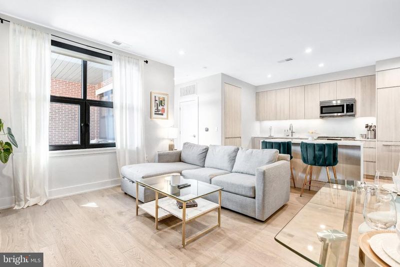 701 Swann Ave #406, Alexandria, VA 22301