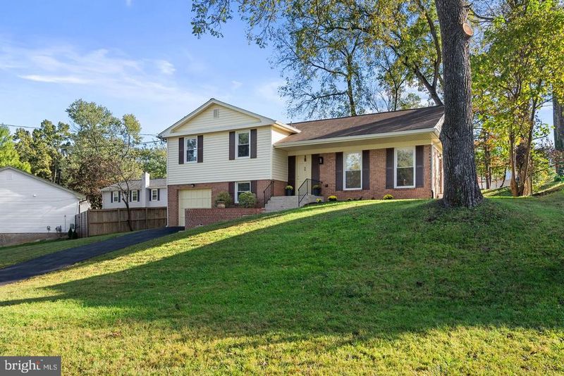1613 Lemontree Ln, Silver Spring, MD 20904