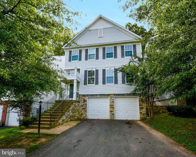 3401 Eagle Dr, Woodbridge, VA 22191