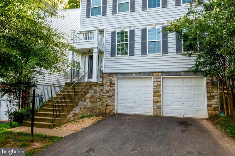 3401 Eagle Dr, Woodbridge, VA 22191