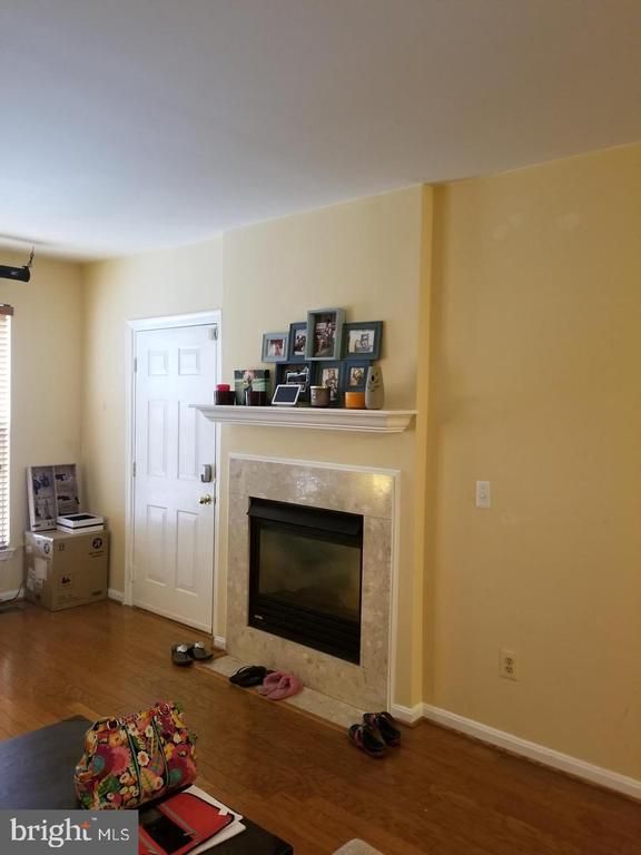 1587 Leeds Castle Dr #102, Vienna, VA 22182