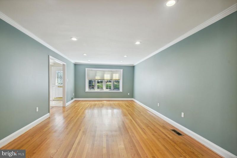 7333 Eldorado St, Mclean, VA 22102