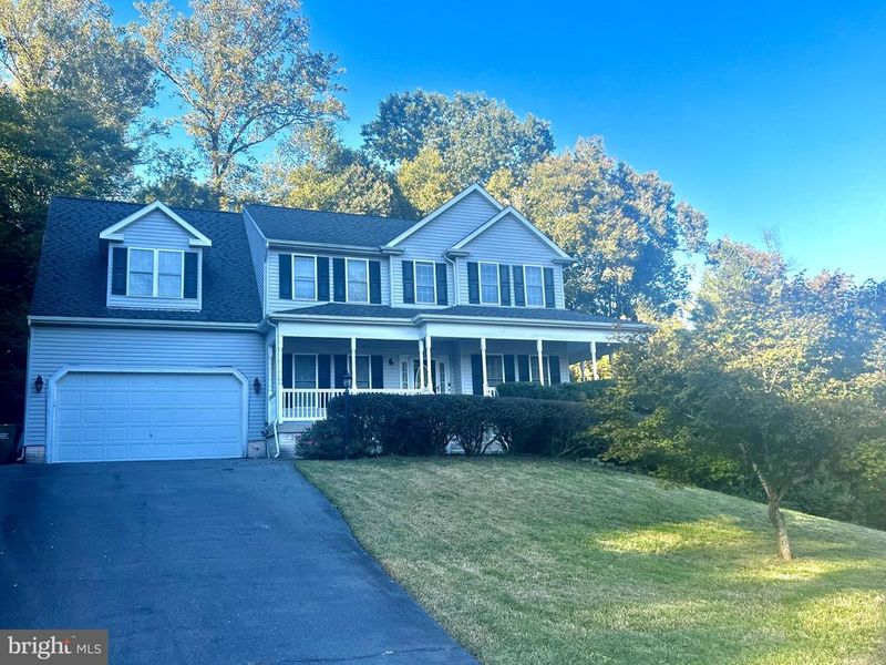 6122 W Melody Ct, Fredericksburg, VA 22407