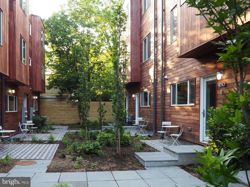 448 Ridge St NW, Washington, DC 20001