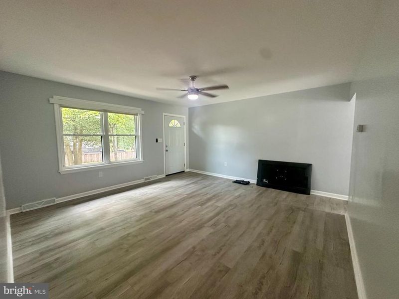 3 Gene Ave, Pasadena, MD 21122