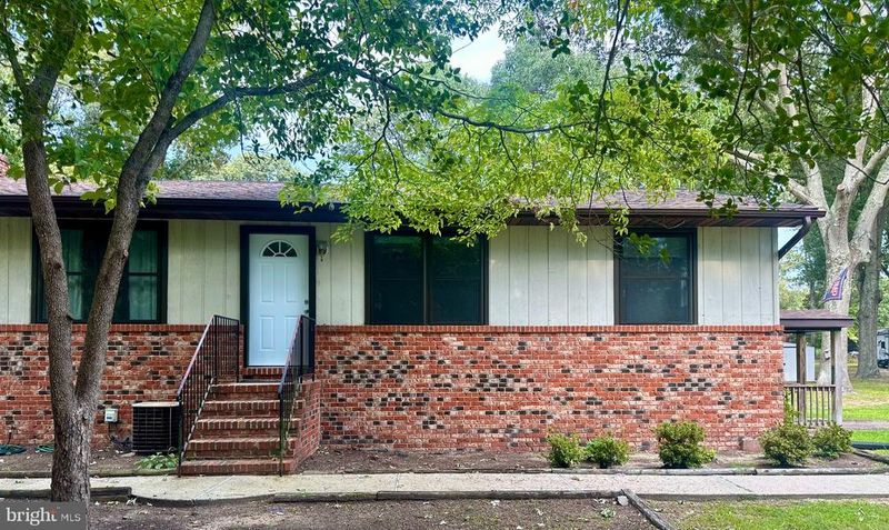 3 Gene Ave, Pasadena, MD 21122