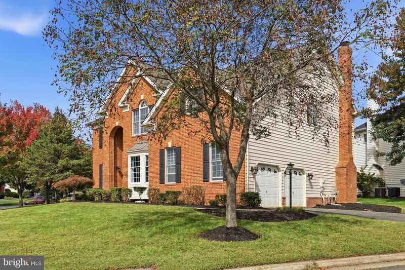 15080 Almansor Pl, Haymarket, VA 20169