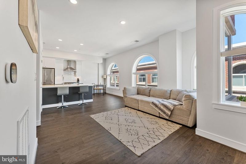 635 Slaters Ln #405, Alexandria, VA 22314