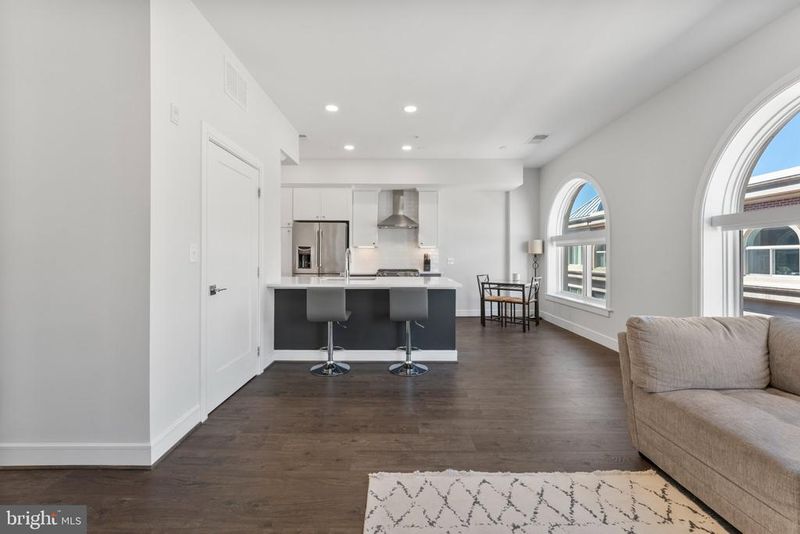 635 Slaters Ln #405, Alexandria, VA 22314