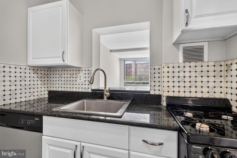 1021 Arlington Blvd #904, Arlington, VA 22209