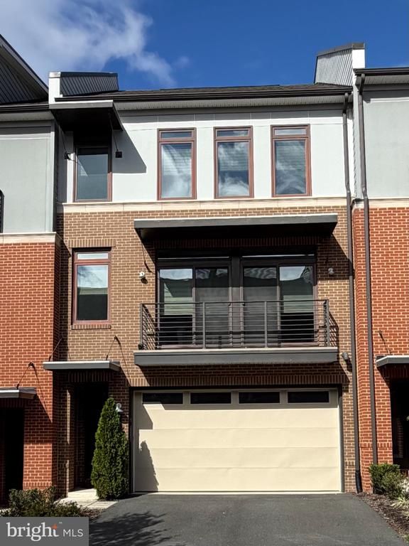 1711 Gray Shale Ter SE, Leesburg, VA 20175