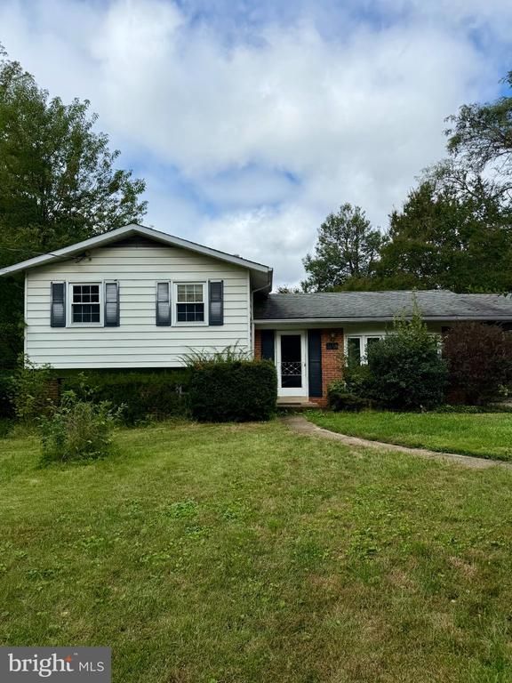 4400 Alta Vista Dr, Fairfax, VA 22030