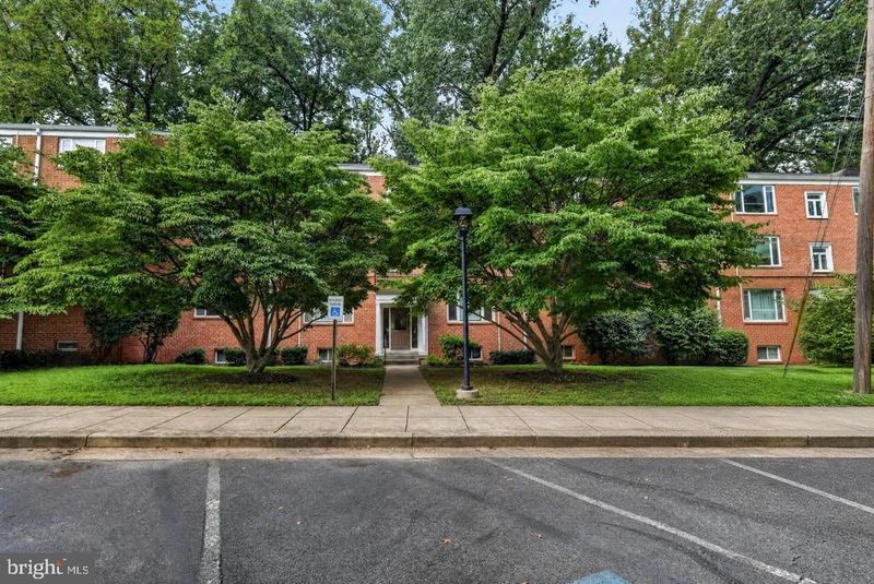 10406 Montrose Ave #101, Bethesda, MD 20814